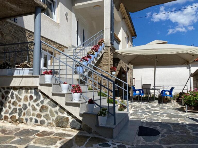 Вила Ирена – Панорамски поглед и мир во центарот на Крушево